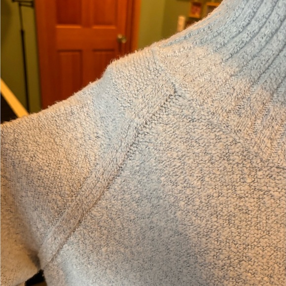 Le Lis Marbled Gray Oversized Turtleneck Sweater with Ragland Long Sleeves - Picture 7 of 9